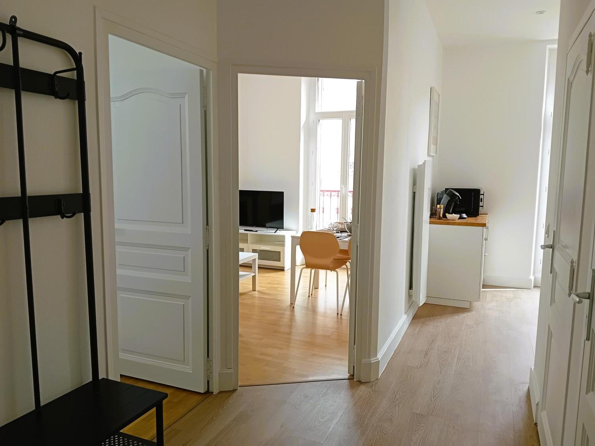 102 - Appart Renove Avec Grand Salon Et 1 Chambre - Tram Et Clinique Mutualiste A 1 Min Grenoble Exterior foto