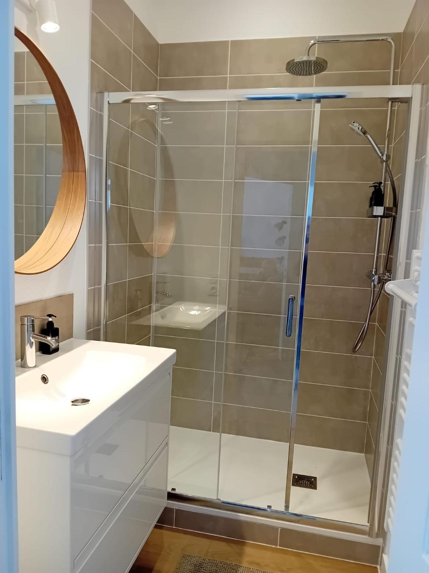 102 - Appart Renove Avec Grand Salon Et 1 Chambre - Tram Et Clinique Mutualiste A 1 Min Grenoble Exterior foto