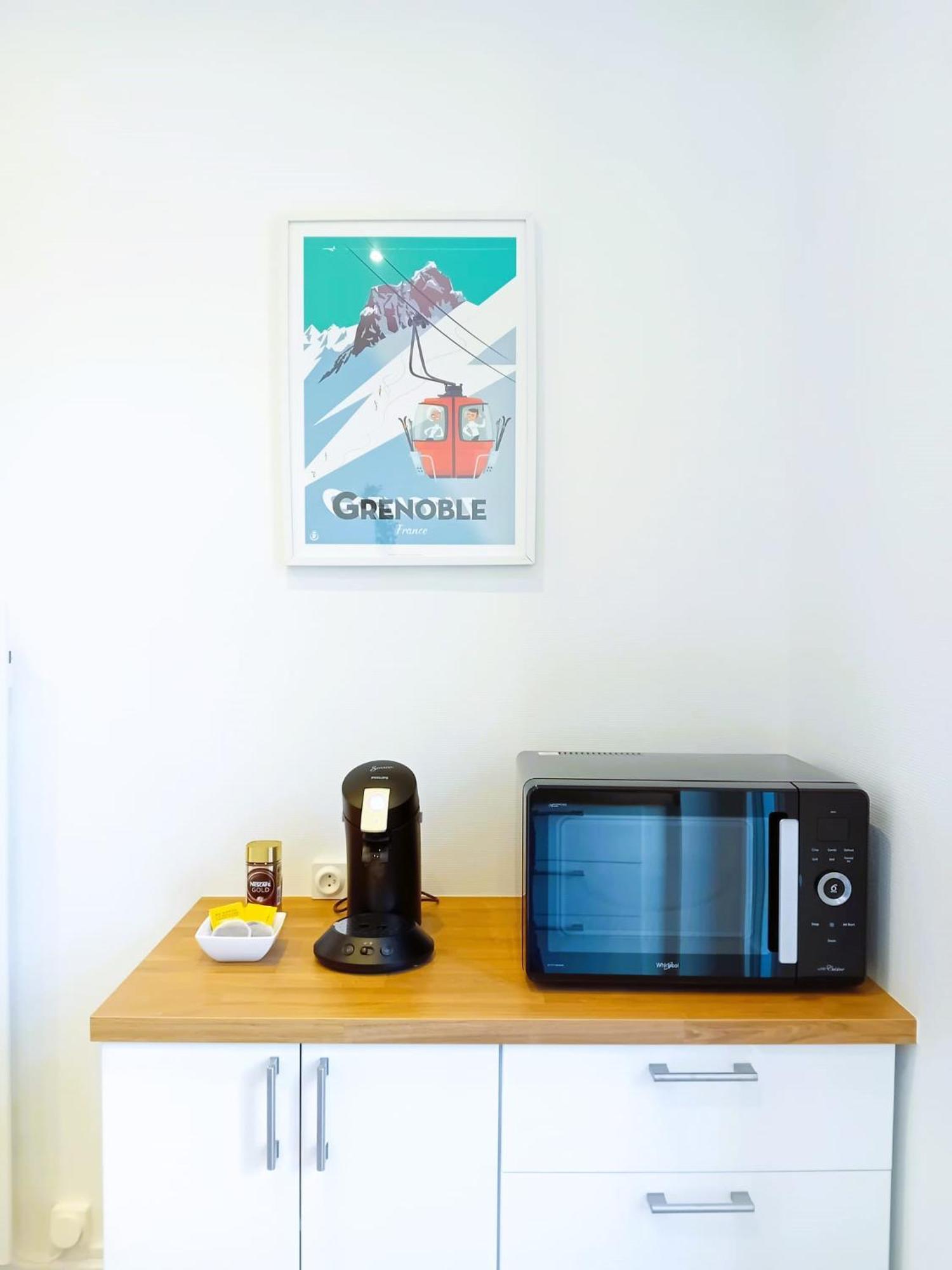 102 - Appart Renove Avec Grand Salon Et 1 Chambre - Tram Et Clinique Mutualiste A 1 Min Grenoble Exterior foto
